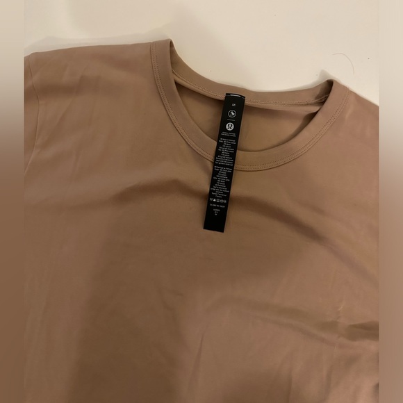 NWT The Fundamental T Shirt - Size M - Picture 2 of 4